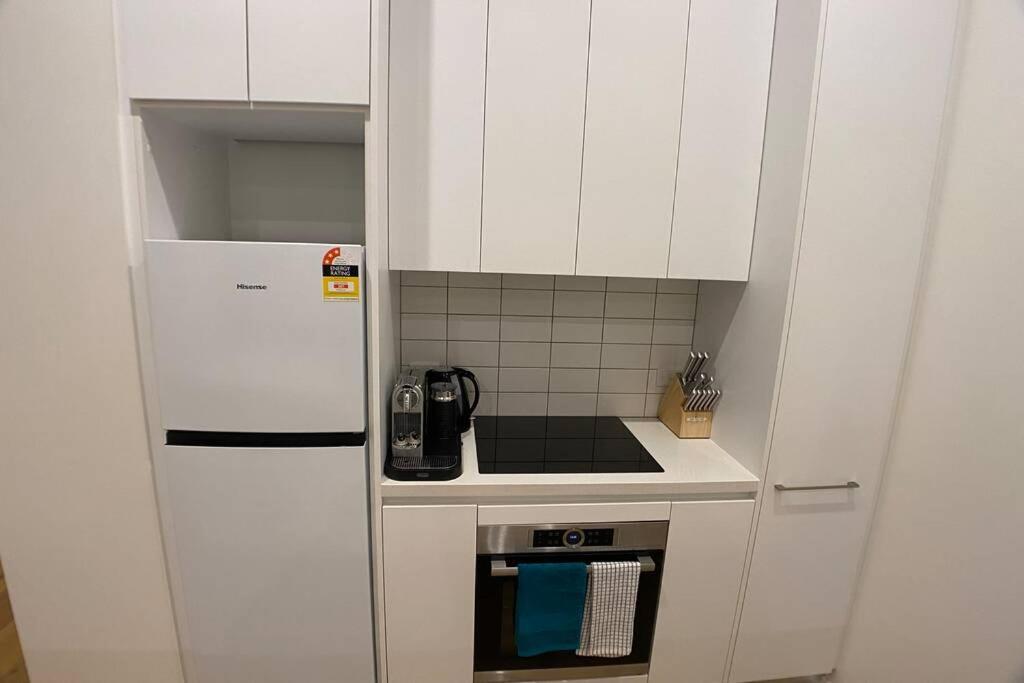 Luxe 2Br Executive Apartment Kingston Pool Parking Wifi Bbq Wine Eksteriør bilde