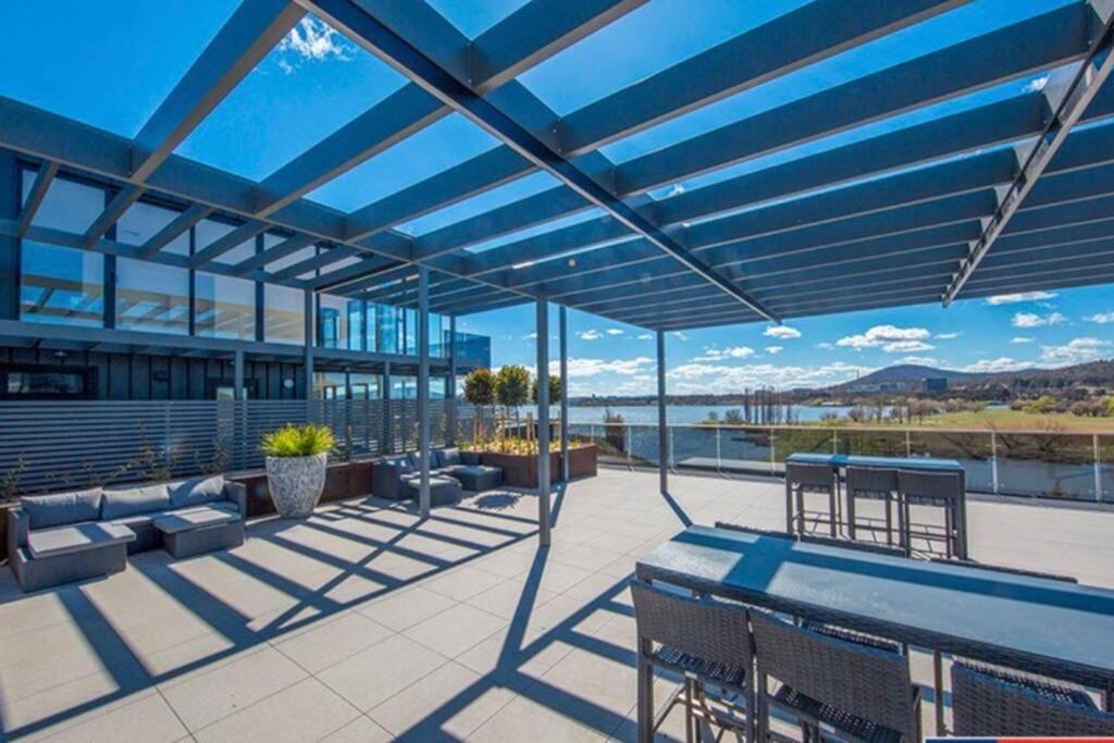 Luxe 2Br Executive Apartment Kingston Pool Parking Wifi Bbq Wine Eksteriør bilde