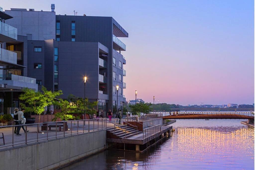 Luxe 2Br Executive Apartment Kingston Pool Parking Wifi Bbq Wine Eksteriør bilde
