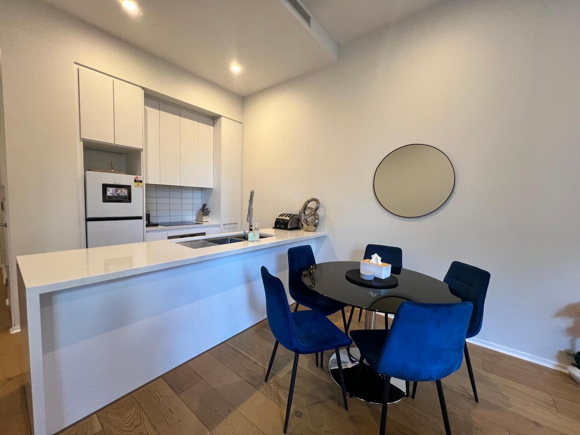 Luxe 2Br Executive Apartment Kingston Pool Parking Wifi Bbq Wine Eksteriør bilde