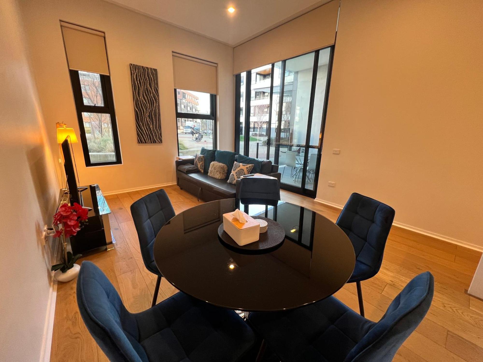 Luxe 2Br Executive Apartment Kingston Pool Parking Wifi Bbq Wine Eksteriør bilde