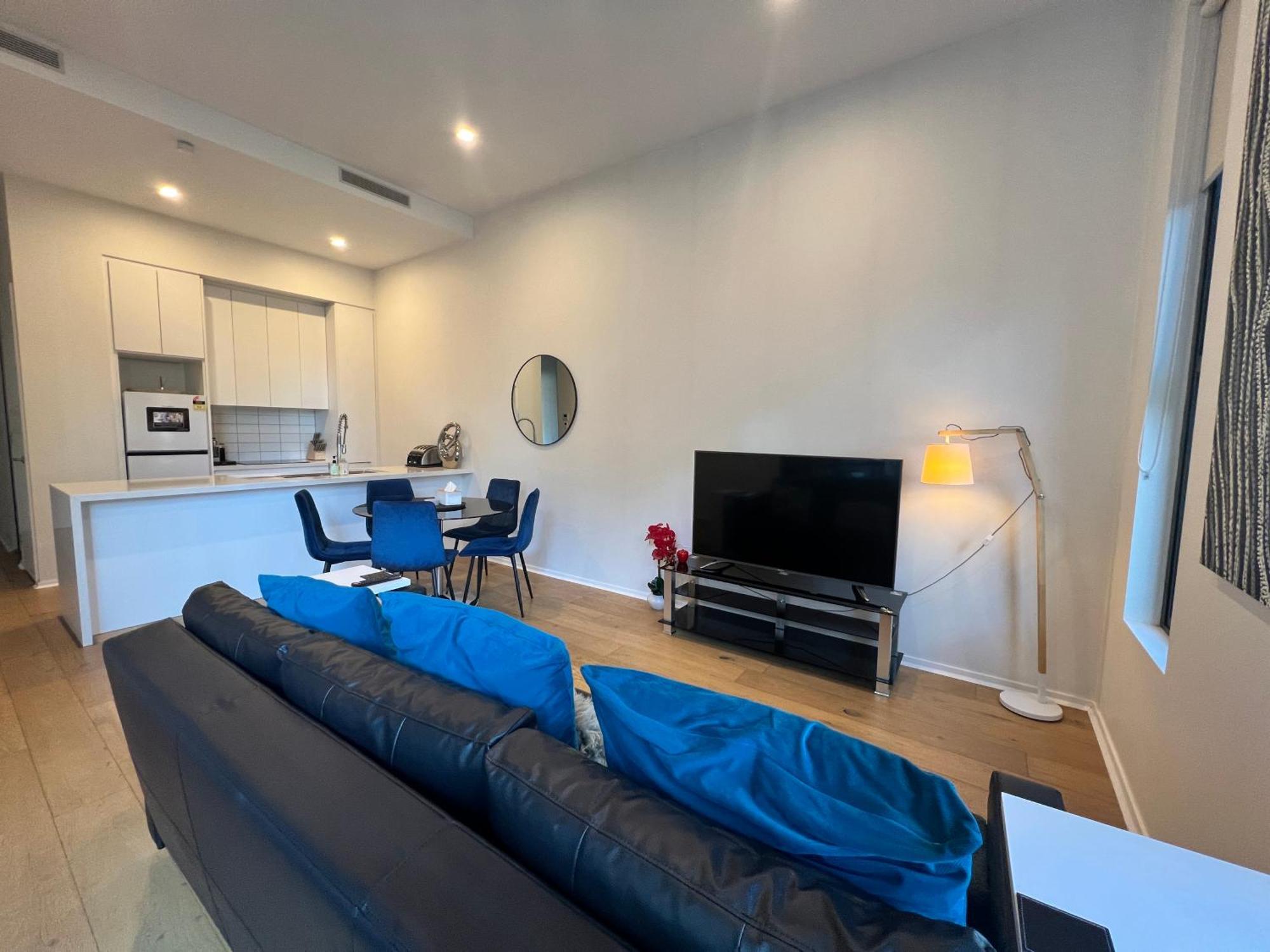 Luxe 2Br Executive Apartment Kingston Pool Parking Wifi Bbq Wine Eksteriør bilde